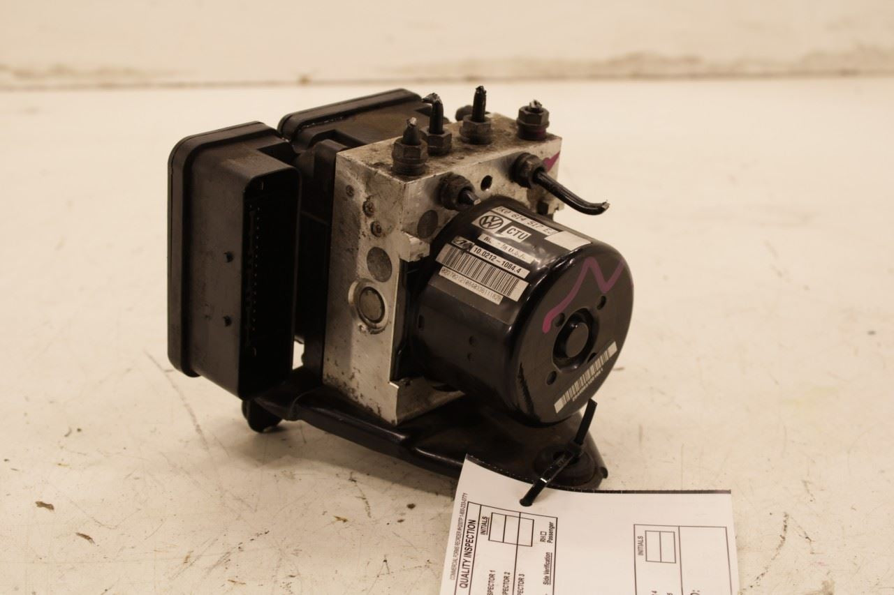 2016-2019 Volkswagen Passat SE 1.8L FWD ABS Anti Lock Brake Pump Control Module2
