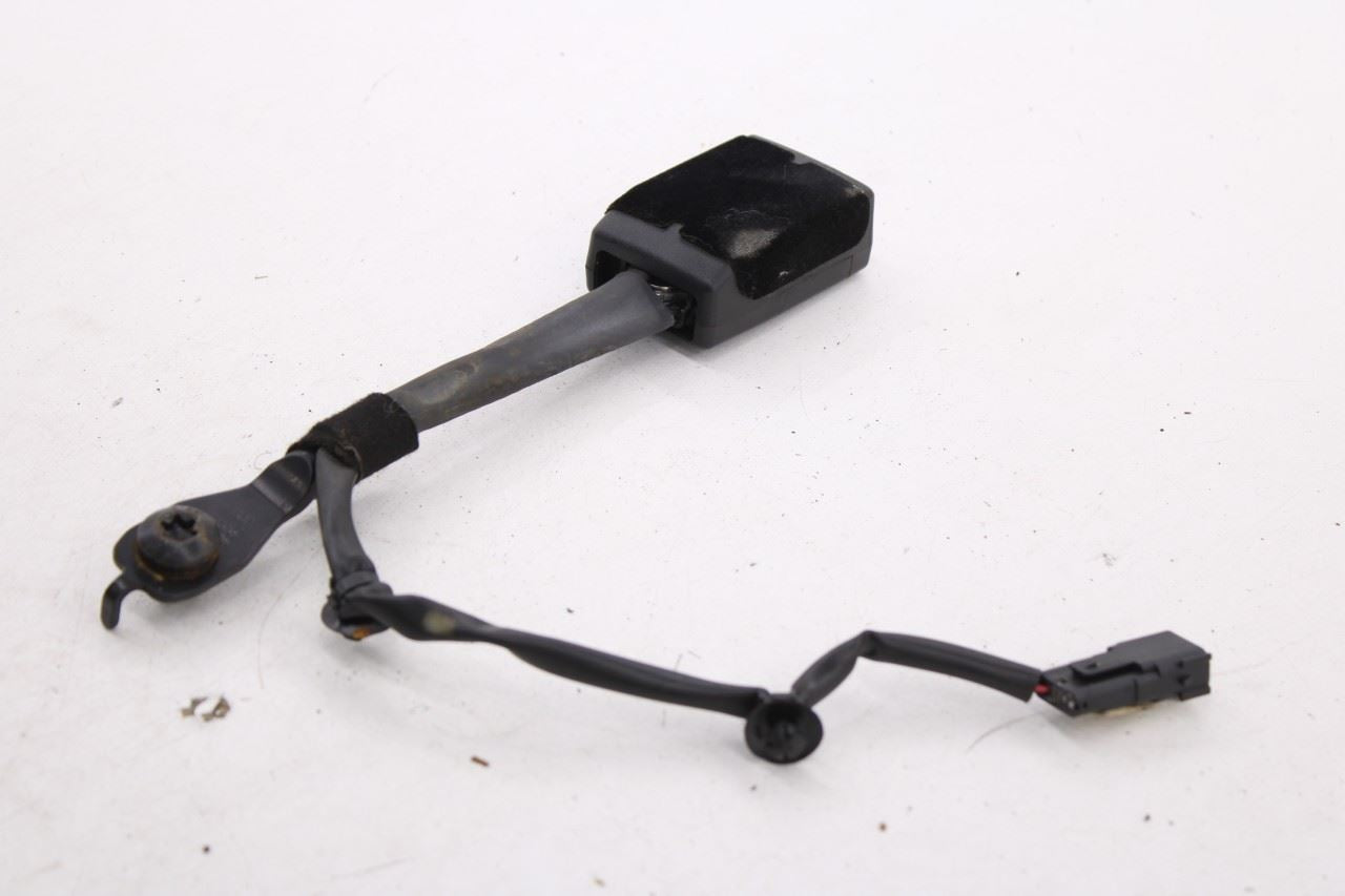 2015-17 Ford Mustang Convertible V6 3.7L Front Driver Left Side Seat Belt Buckle4