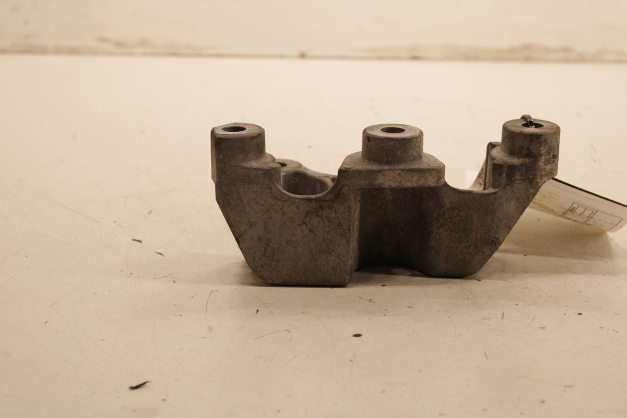2014-2020 Jeep Cherokee Latitude 3.2L 4x4 Left Side Transmission Mount Bracket - Alshned Auto Parts