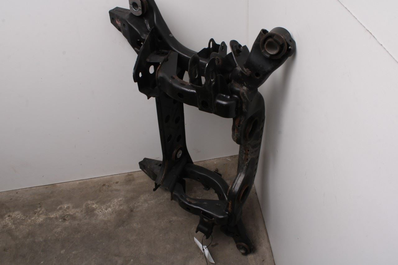 2018-26 Ford Mustang GT 5.0L RWD Rear Crossmember Subframe 6-MT JR3Z-5035-L OEM9