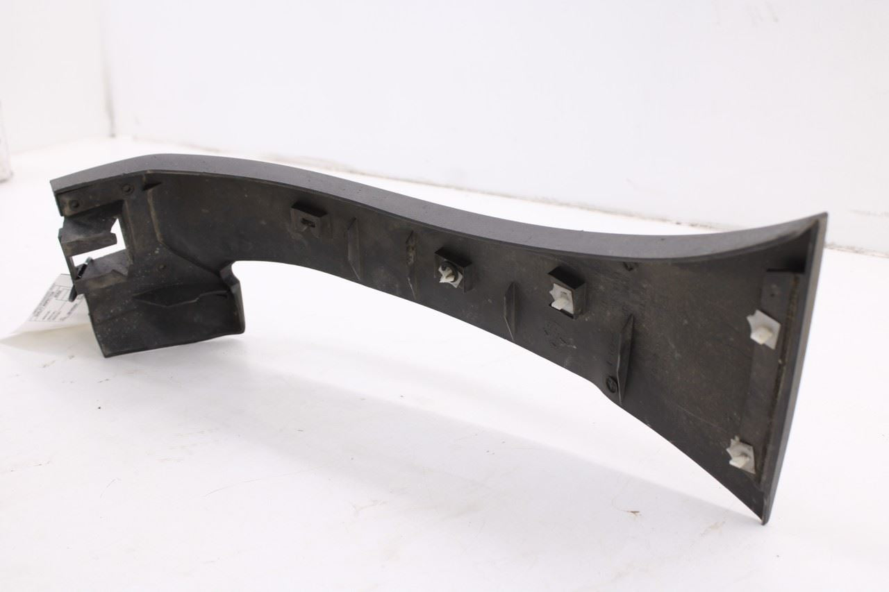03-06 Chevrolet Avalanche 1500 Front RH Side Fender Lower Rearward Molding Trim7