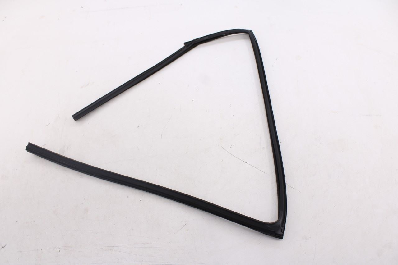 2014-2020 Infiniti QX60 Rear Left Door Run Channel w/ Belt Molding Weatherstrip8
