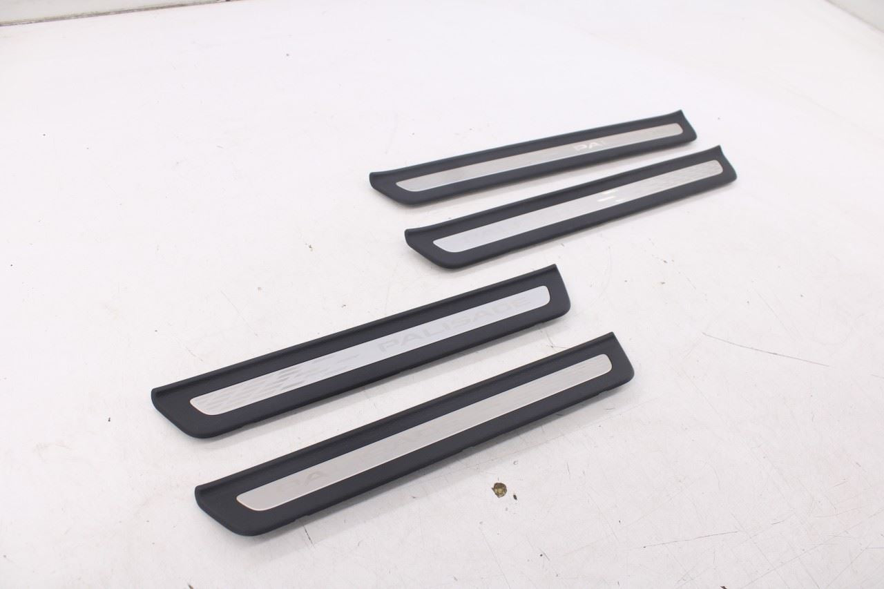 20-26 Hyundai Palisade Limited AWD FR and RR RH and Left Door Sill Scuff Plate6