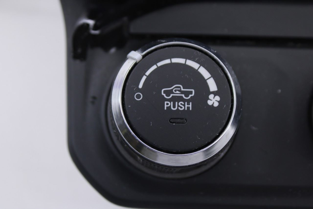 2019-2024 RAM 1500 Big Horn HVAC AC Heater Temperature Climate Control Panel5