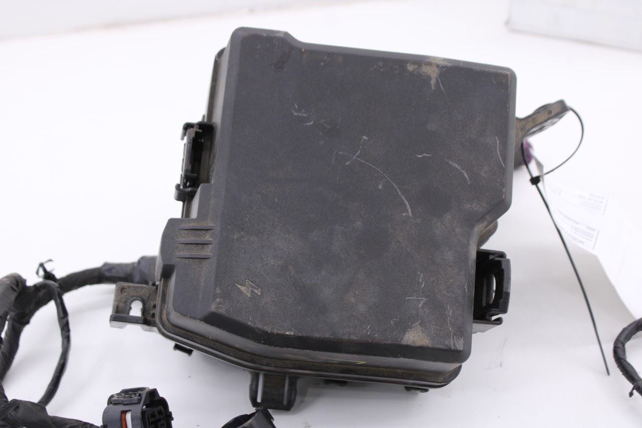 2021-23 Hyundai Santa Fe SEL 2.5L AWD Engine Bay Fuse Relay Box w/ Wire Harness - Alshned Auto Parts
