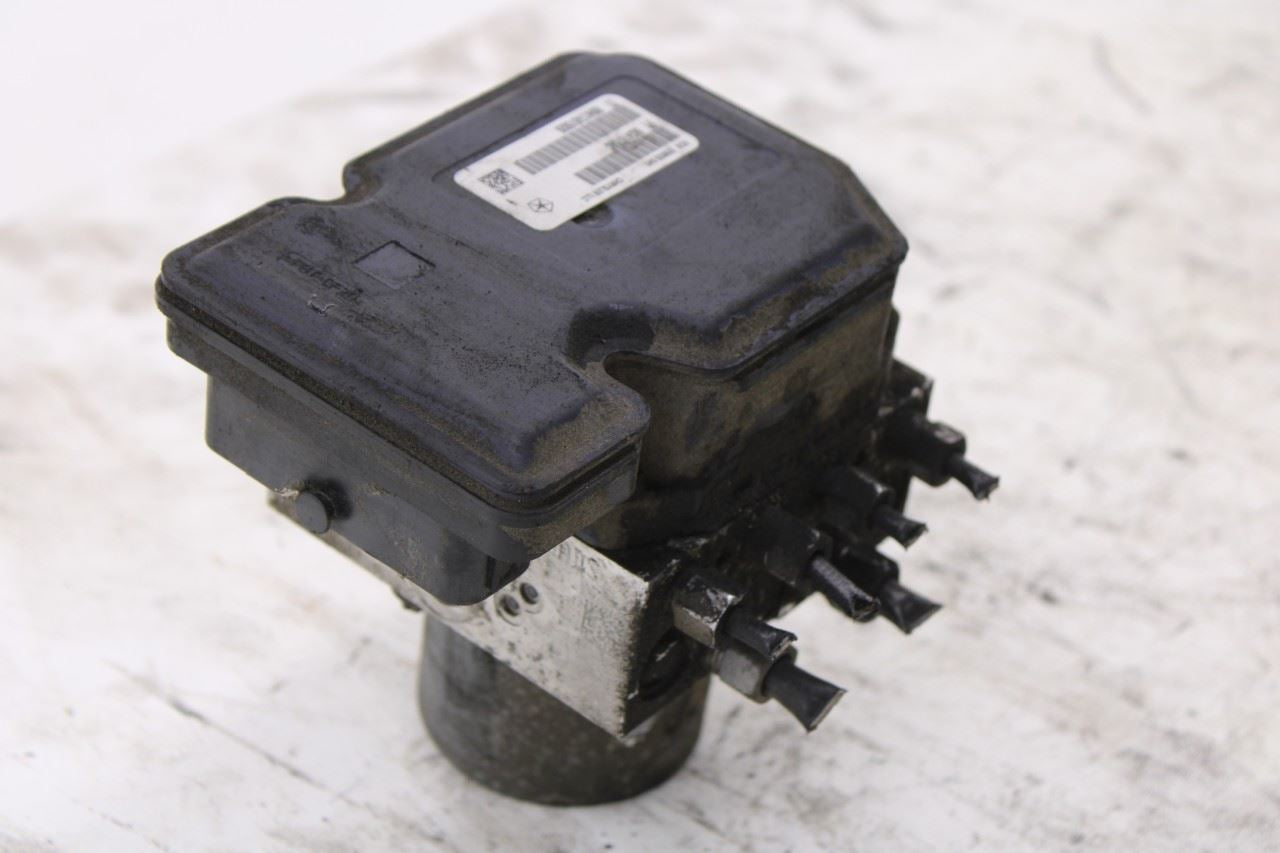 14-15 Dodge Durango SXT 3.6L ABS Anti Lock Brake Pump Control Module 68241676AC8