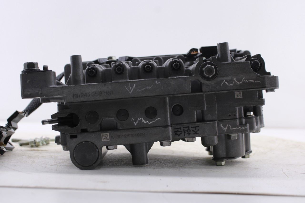 12-13 Kia Soul 2L FWD 6-Spd Auto Transmission Valve Body w/ Oil Pan 46210-3B6116