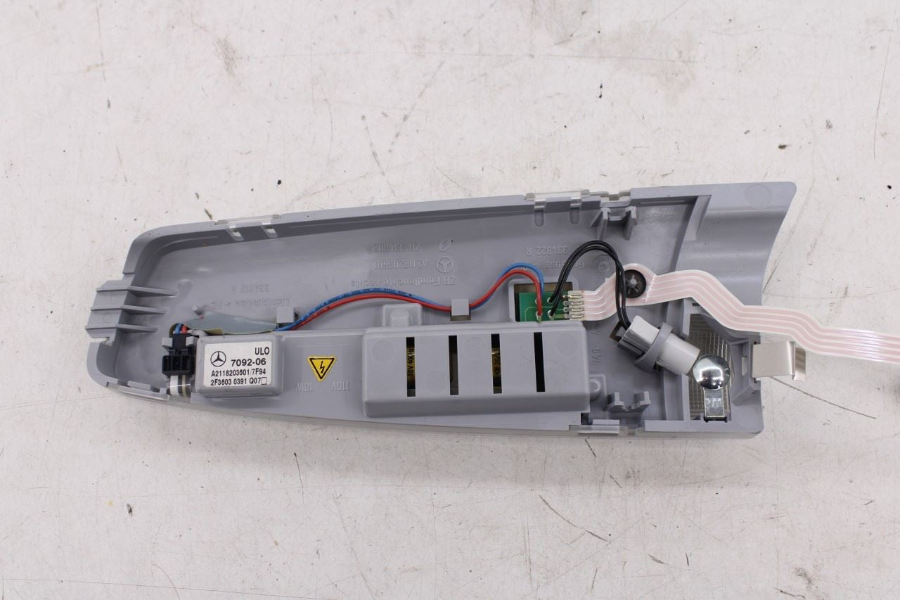 02-09 Mercedes-Benz E500 5.0L RWD Right Side Center Overhead Reading Light Lamp - Alshned Auto Parts