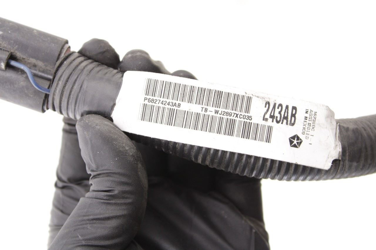 17-18 Jeep Cherokee Limited 3.2L Radiator w Dual Radiator Cooling Fan Motor Assy - Alshned Auto Parts