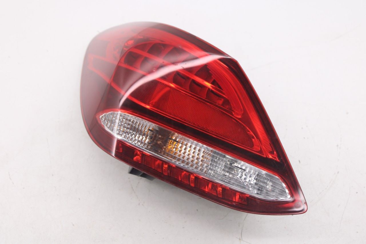 2015-2018 Mercedes-Benz C300 4Matic Rear Left Driver Side Tail Light Lamp9