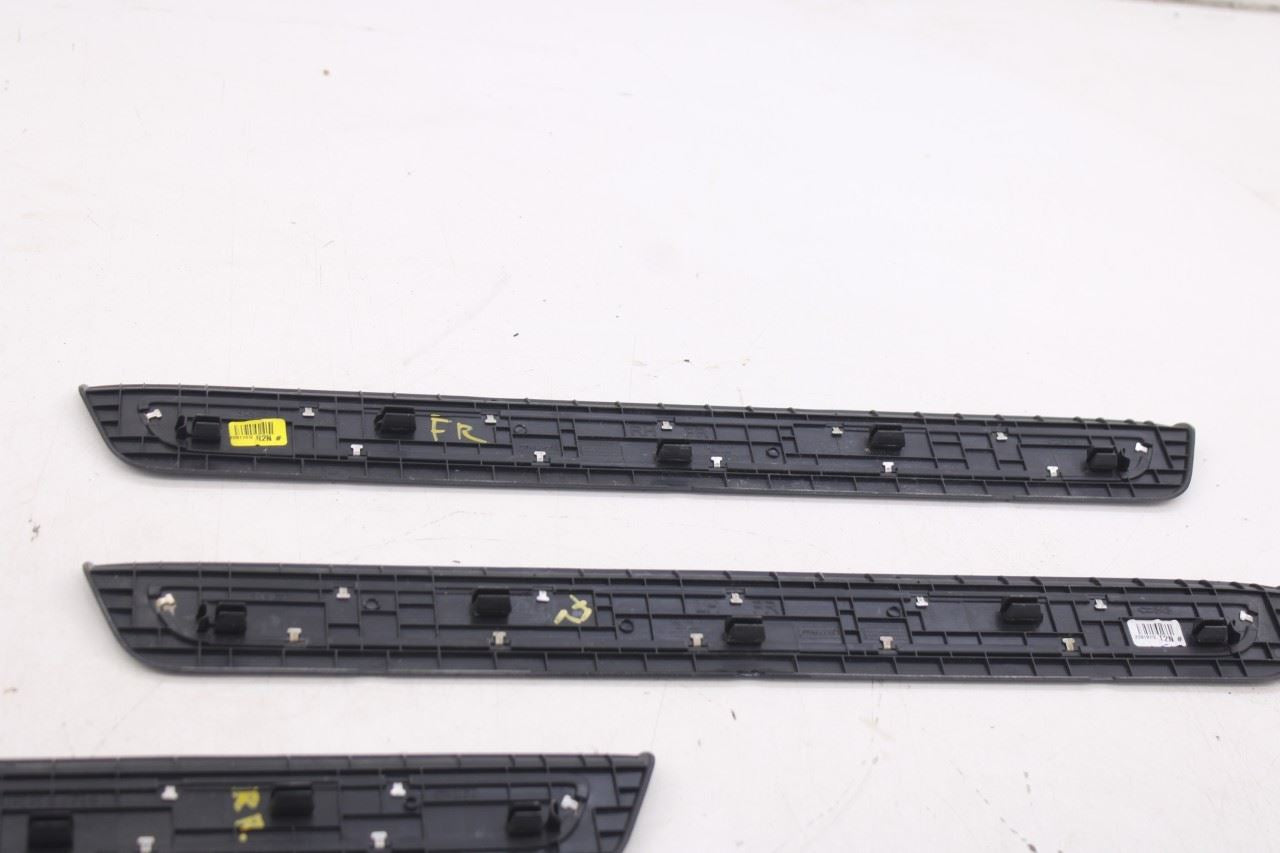20-26 Hyundai Palisade Limited AWD FR and RR RH and Left Door Sill Scuff Plate11