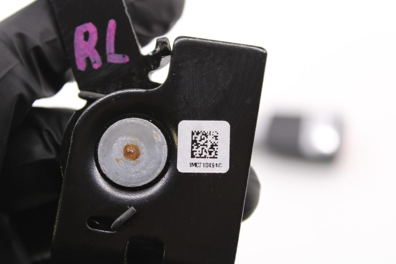 11-18 Jeep Grand Cherokee 4WD Rear RH LH and Center 2nd Row Seat Belt Buckle Set - Alshned Auto Parts