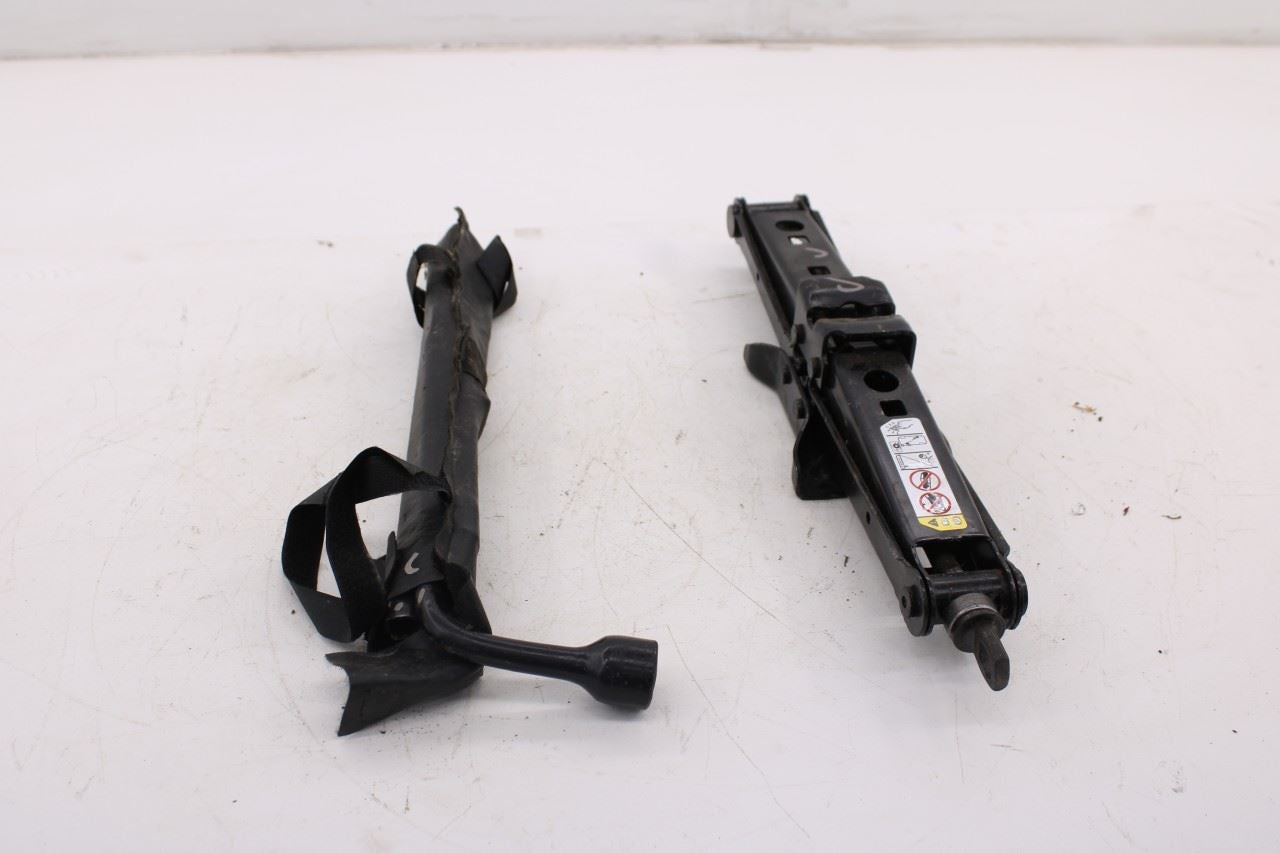 2013-25 Ram 1500 Big Horn Crew Cab 5.7L 4WD Lift Jack and Tool Kit w/ Tools Bag - Alshned Auto Parts