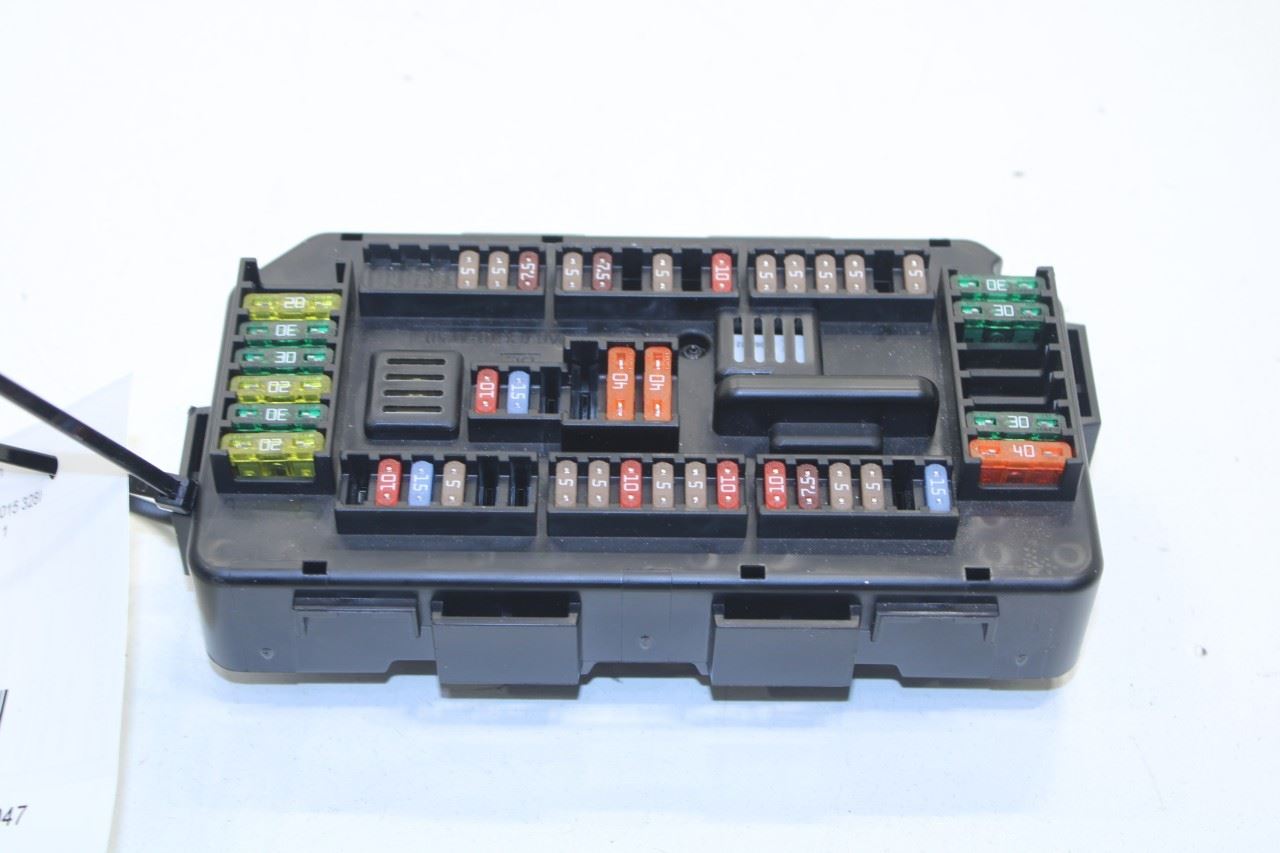 2013-2016 BMW 328i xDrive SULEV 2.0L AWD Front Power Distribution Fuse Relay Box - Alshned Auto Parts