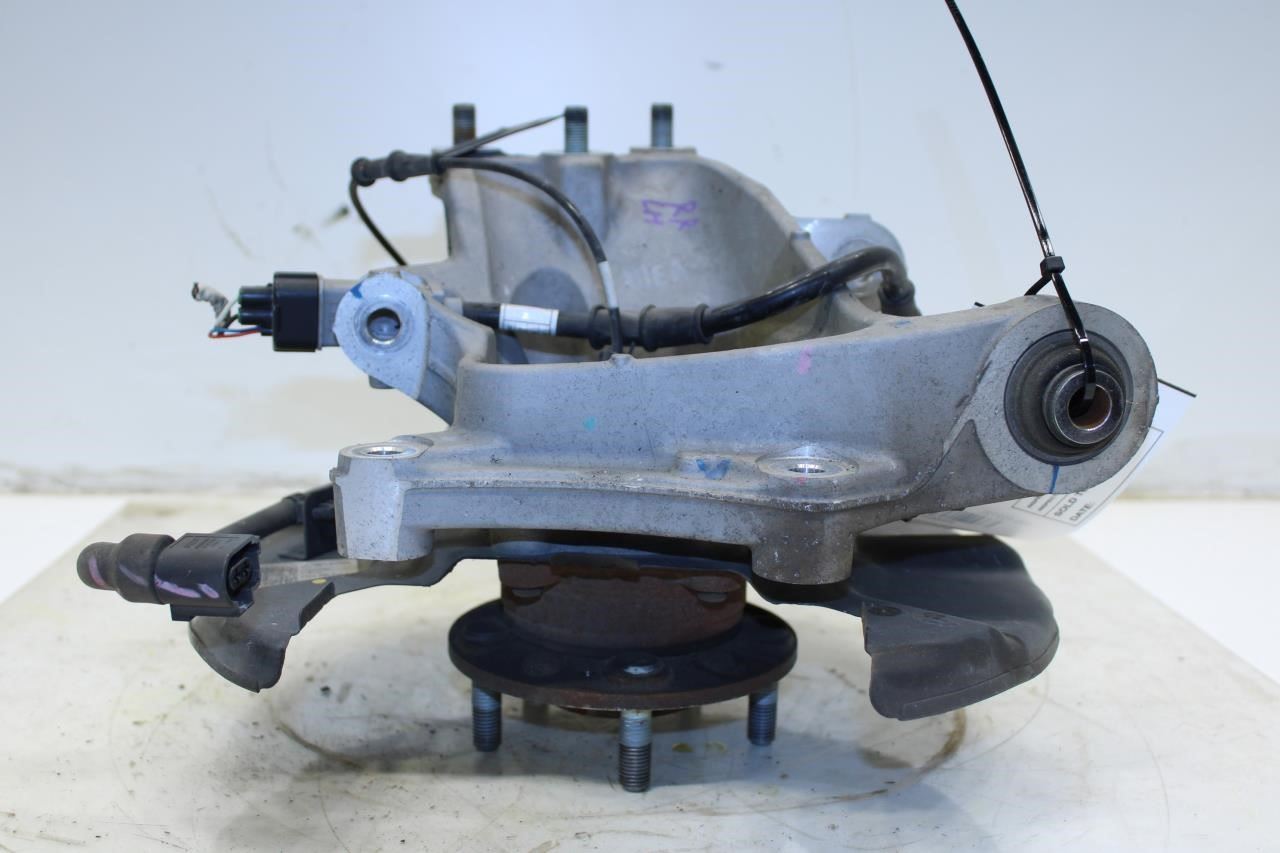 2019-2020 Hyundai Santa Fe Limited FWD Rear Left Spindle Knuckle Hub 52710-S1000 - Alshned Auto Parts