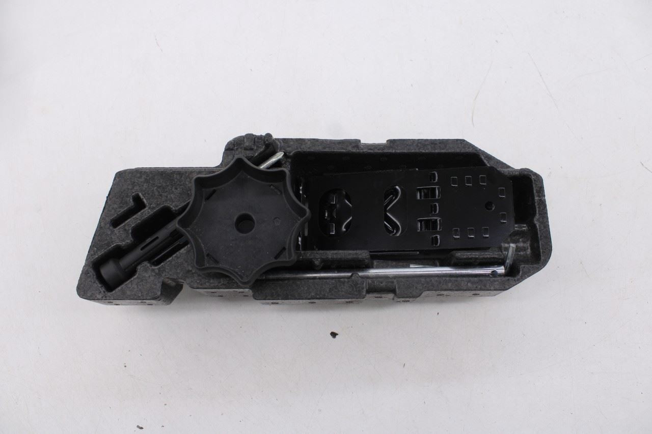 2011-18 Porsche Cayenne S Lifting Jack and Tool Kit w/ Containers and Compressor13