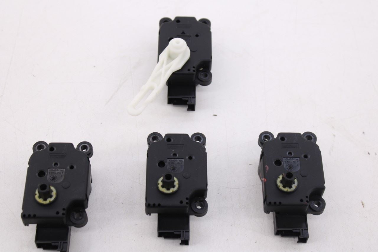 2006-2009 Mercedes-Benz CLK 350 HVAC Blend Door Actuator Motor Set 203820164210