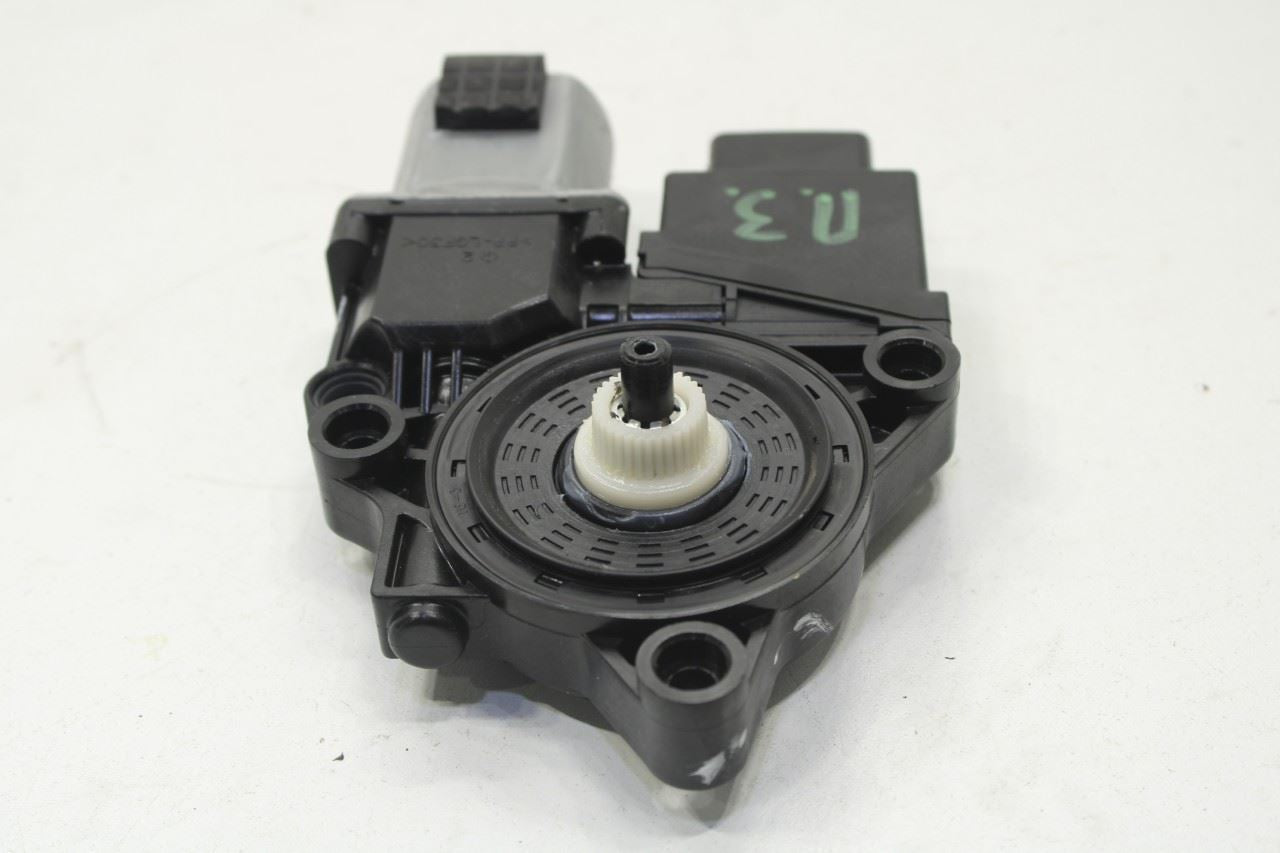 2019-2020 KIA Sorento LX Rear Right Door Power Window Motor 83460-C5220 OEM - Alshned Auto Parts