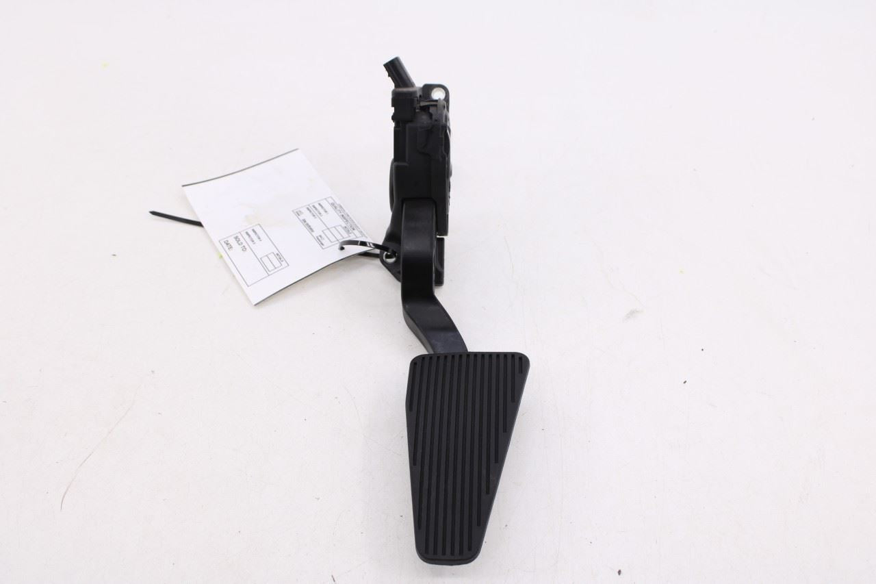 14-24 Ram 1500 Classic Quad Cab Accelerator Throttle Gas Pedal Sensor 68043161AD2