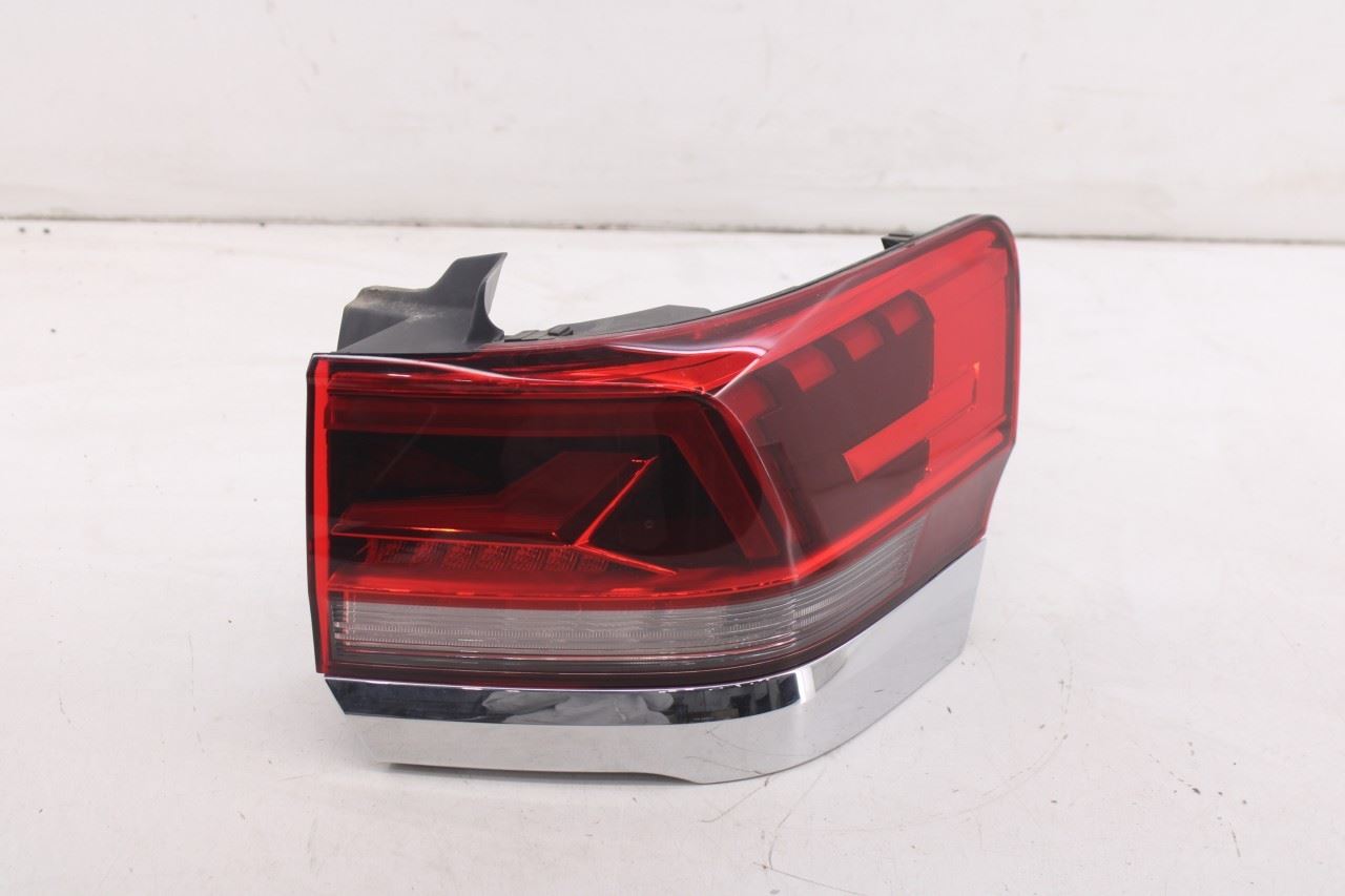 2021-2024 Volkswagen Atlas SE Rear Right Side Tail Light Lamp 3CN-945-096-D OEM0