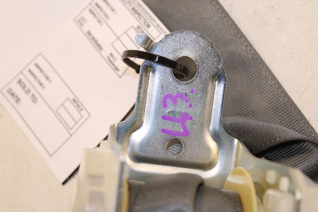 07-11 Toyota Camry LE Rear 2nd Row Center Seat Belt Retractor w/ Belt Buckle Set - Alshned Auto Parts