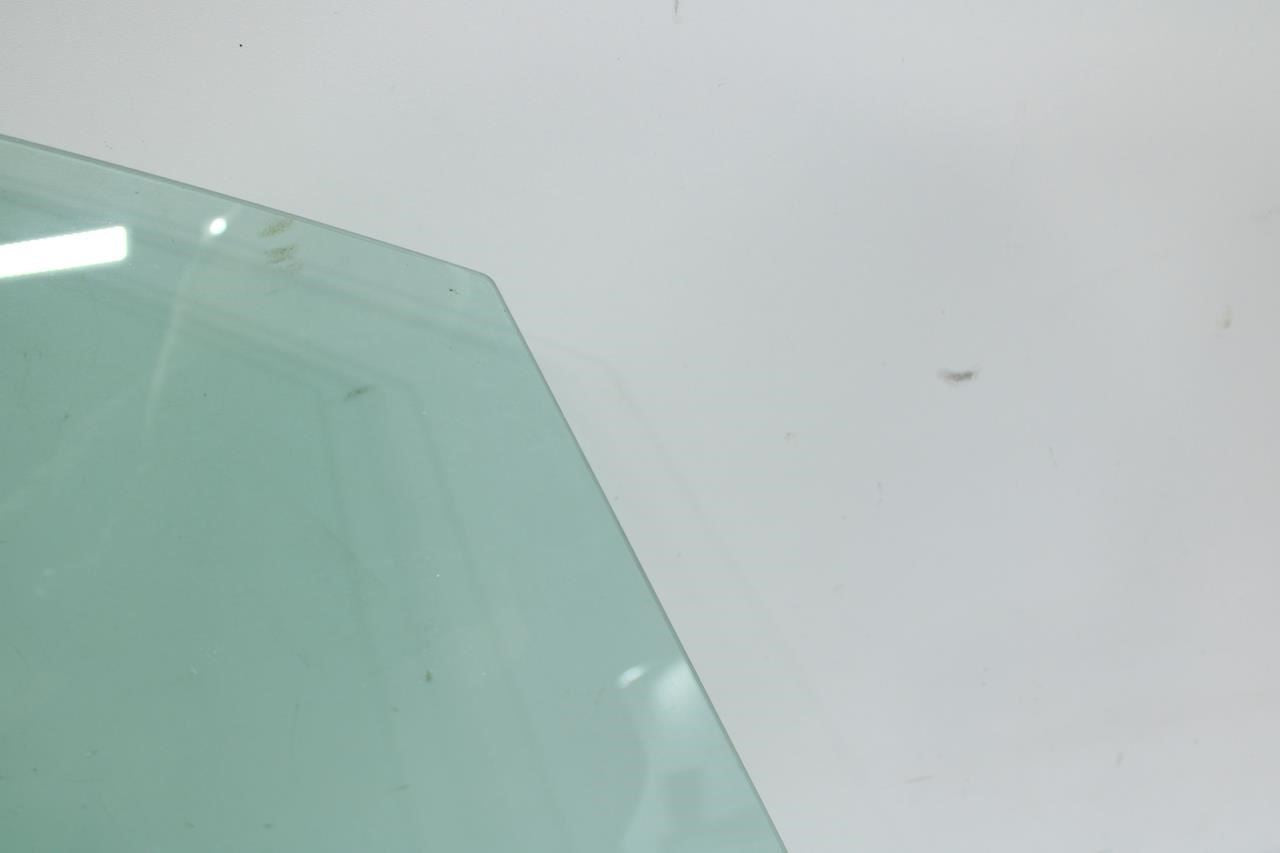 2019-2023 Hyundai Santa Fe Front Right Side Door Window Glass 82421-S2000 OEM - Alshned Auto Parts