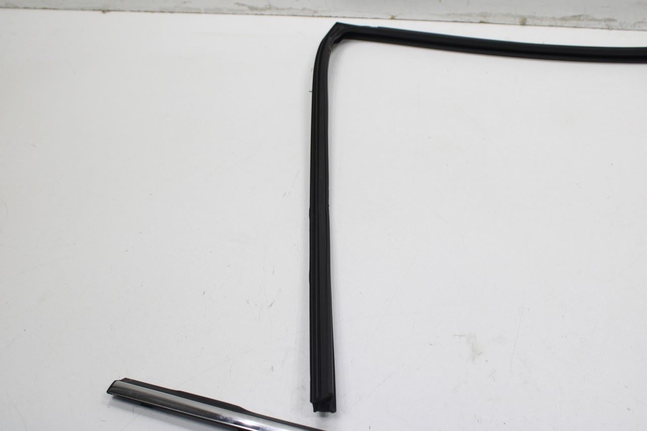 17-22 Nissan Rogue Sport SL AWD RR RH Door Run Channel Belt Outer Inner Molding - Alshned Auto Parts