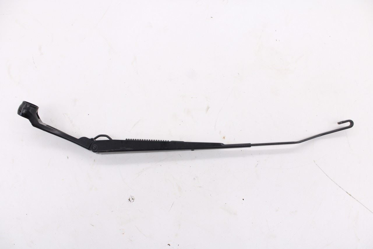 11-2025 Mitsubishi Outlander Sport SE Front Left and Right Windshield Wiper Arm7