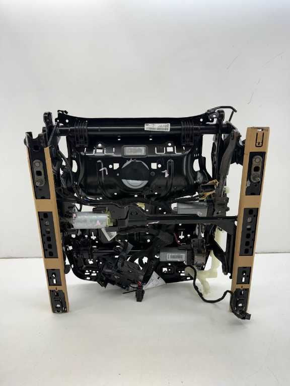 2011-18 Porsche Cayenne S 4.8L Front Passenger Right Side Seat Lower Track Frame7