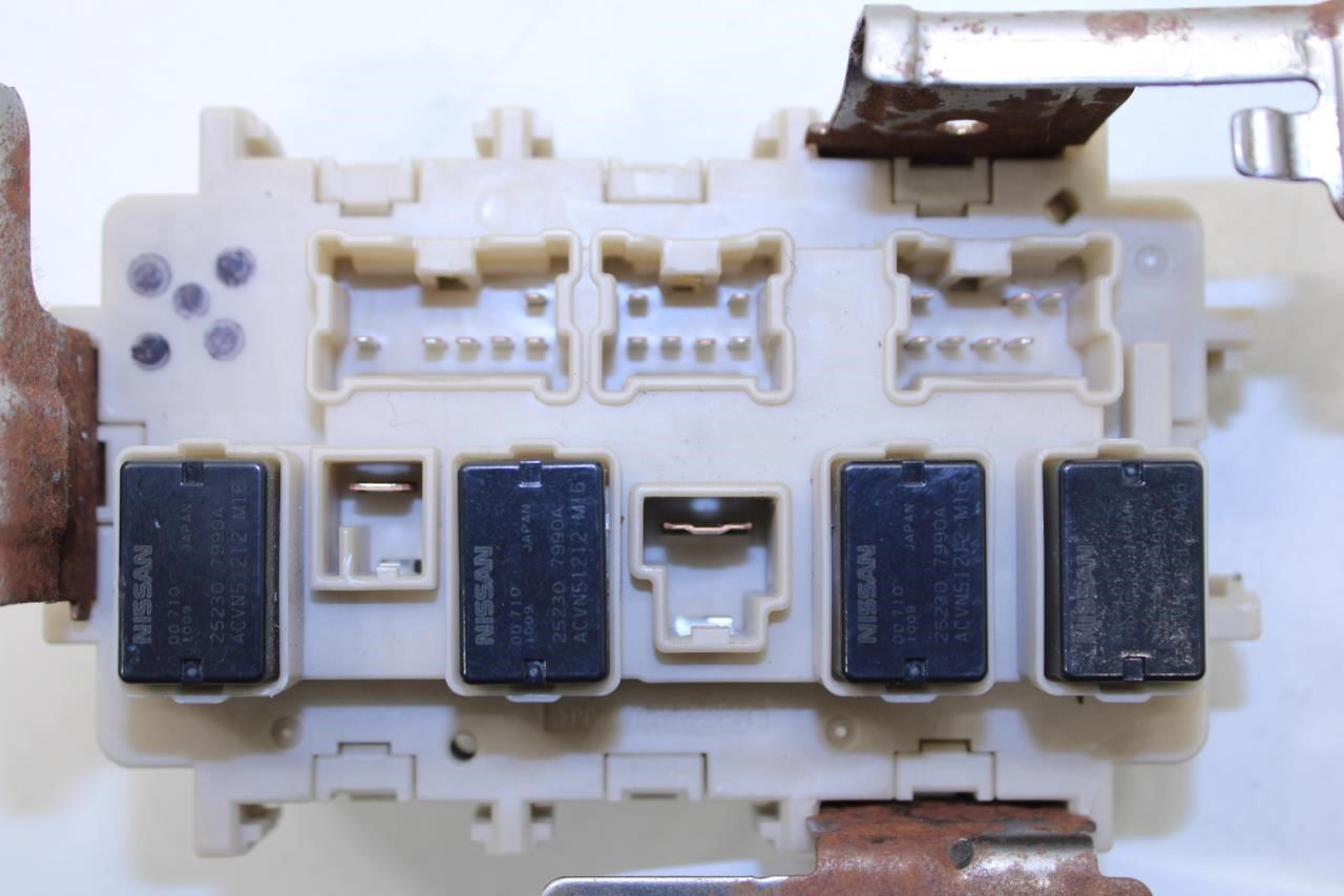 17-20 Nissan Pathfinder SV 3.5L Cabin Instrument Panel Fuse Relay Junction Block - Alshned Auto Parts