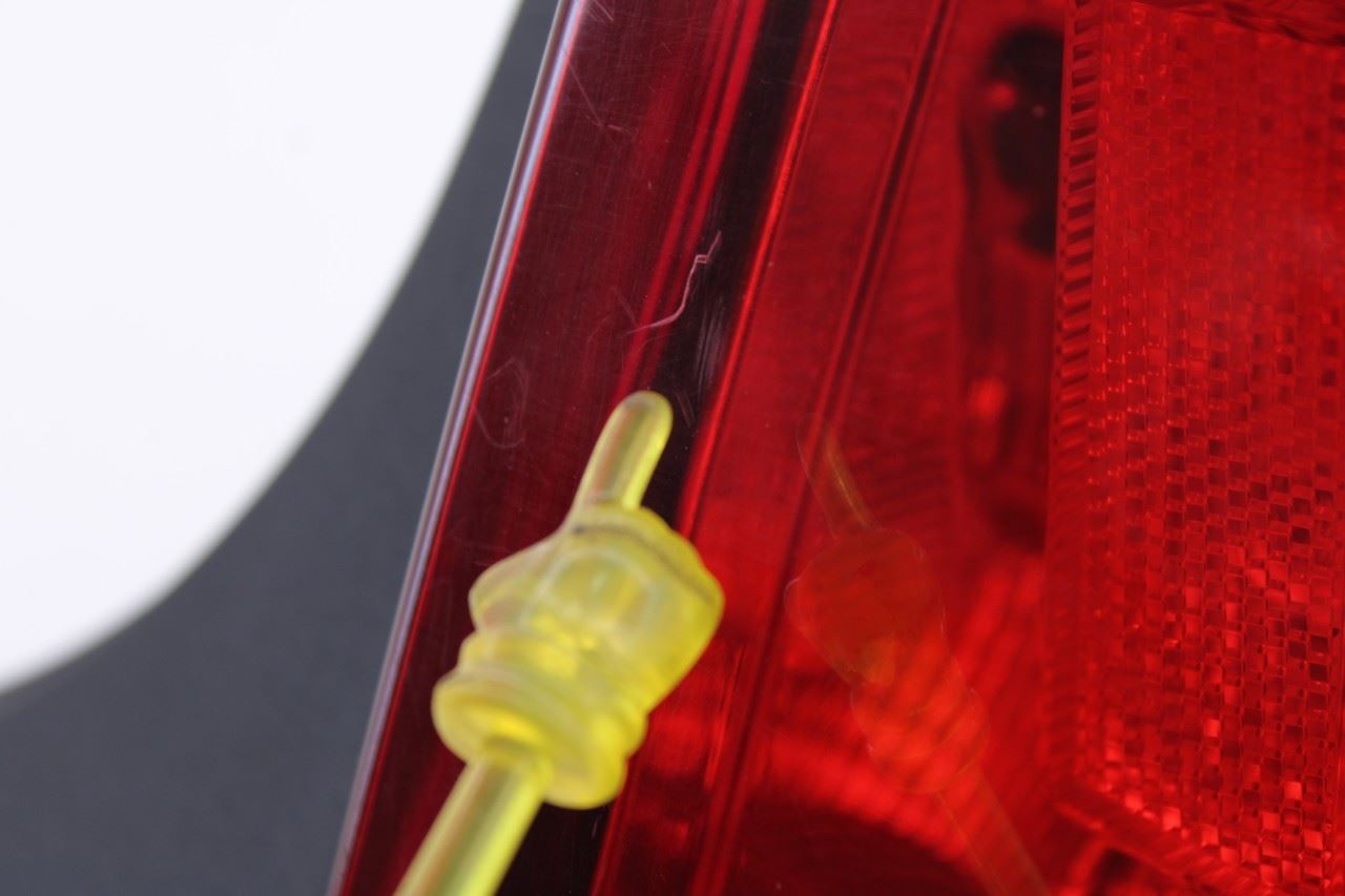 2010-2012 Ford Mustang Conv V6 Rear Right Side Tail Light Lamp AR33-13B504-A OEM2