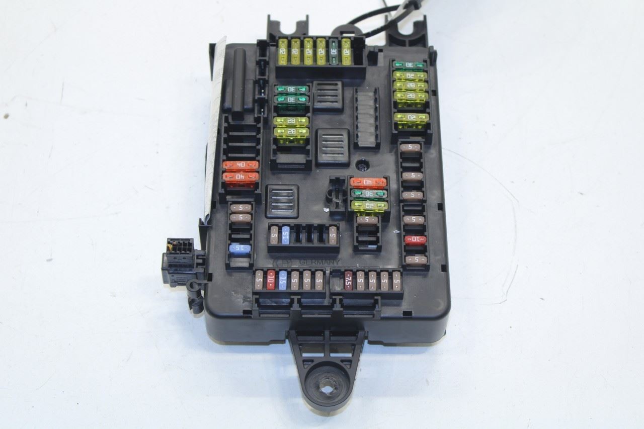 2013-2016 BMW 328i xDrive SULEV 2.0L AWD Rear Power Distribution Fuse Relay Box - Alshned Auto Parts