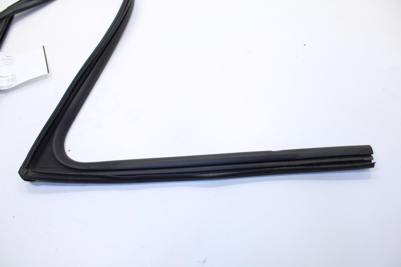 2020-2022 Hyundai Sonata SE Front Right Door Window Run Channel Fixed Vent Glass - Alshned Auto Parts