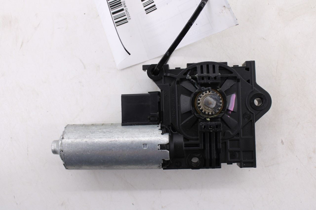 2018-2024 Chevrolet Equinox LT Rear Upper Roof Sunroof Sunshade Motor 842872150