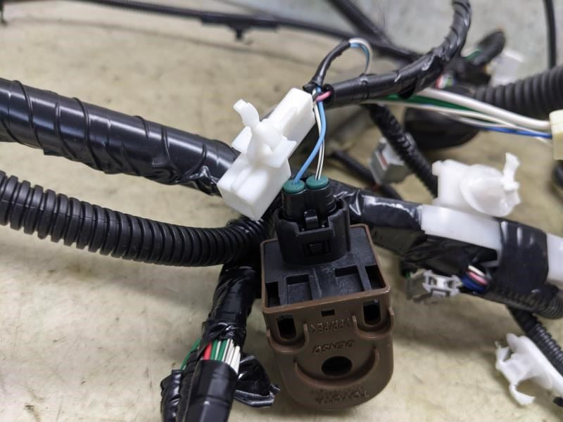 2016-2018 Toyota Sienna Tailgate Liftgate Back Door Wire Harness 82184-08360 OEM - Alshned Auto Parts