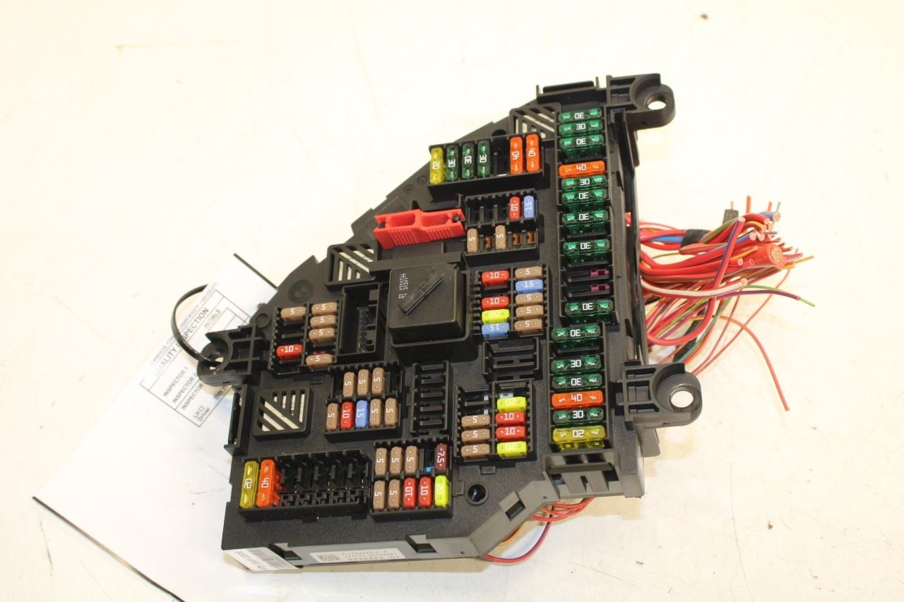 2010-2012 BMW 750Li xDrive 4.4L AWD Rear Power Distribution Fuse Relay Block - Alshned Auto Parts