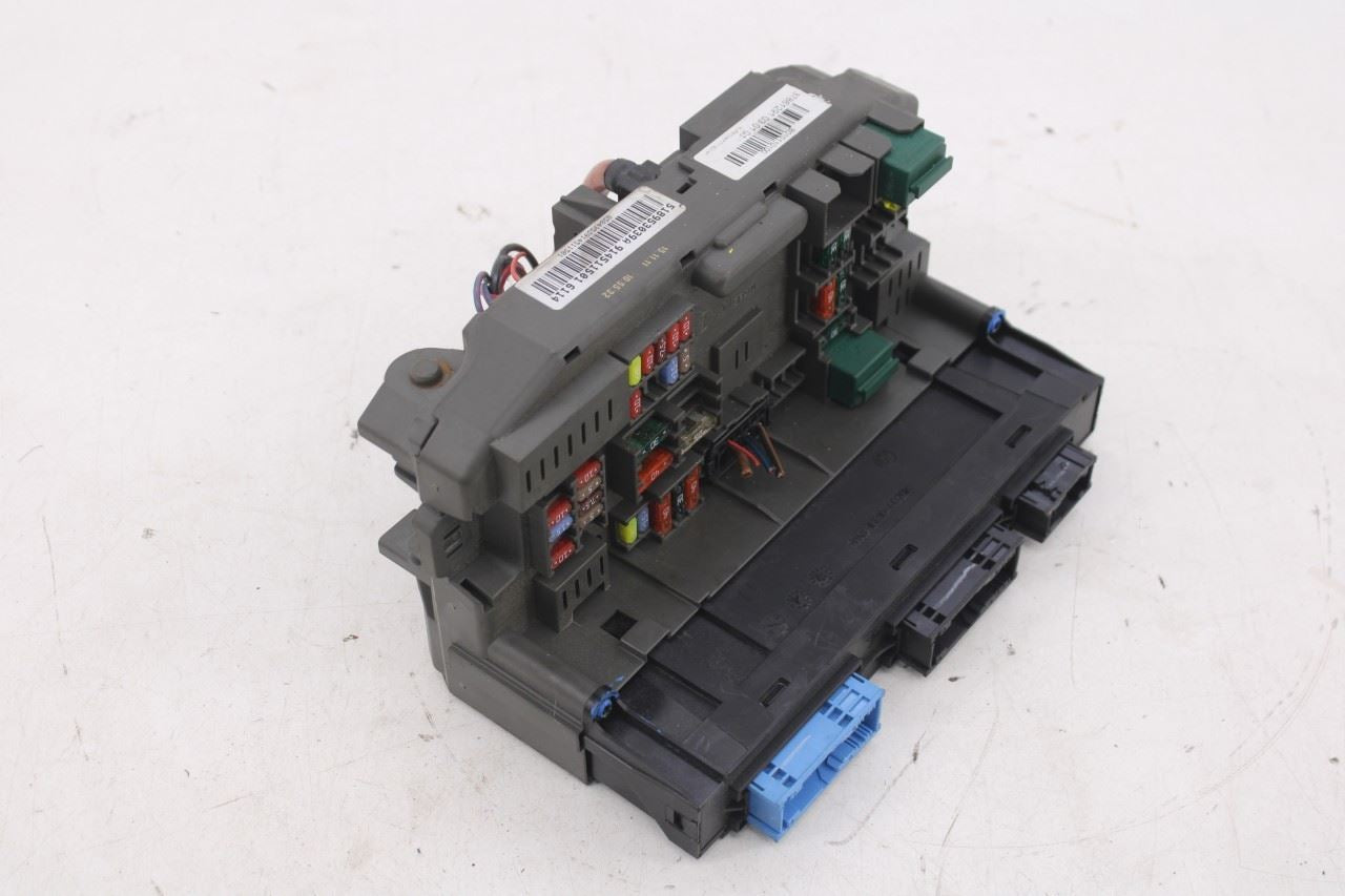 2007-13 BMW X5 xDrive35i 3.0L Front Power Distribution Fuse Relay Junction Block2