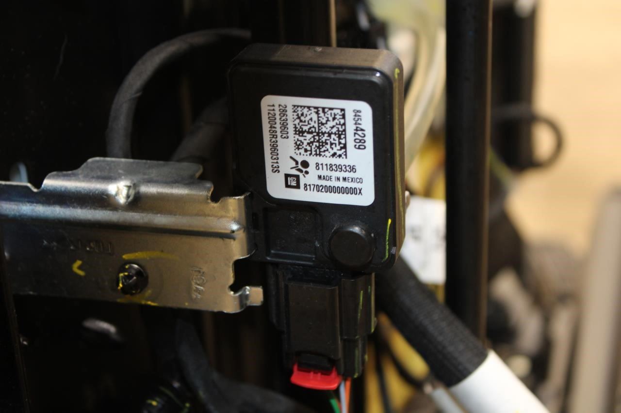 2018-24 Chevrolet Equinox LT Front RH Side Seat Complete w/ Buckle 13525391 OEM - Alshned Auto Parts