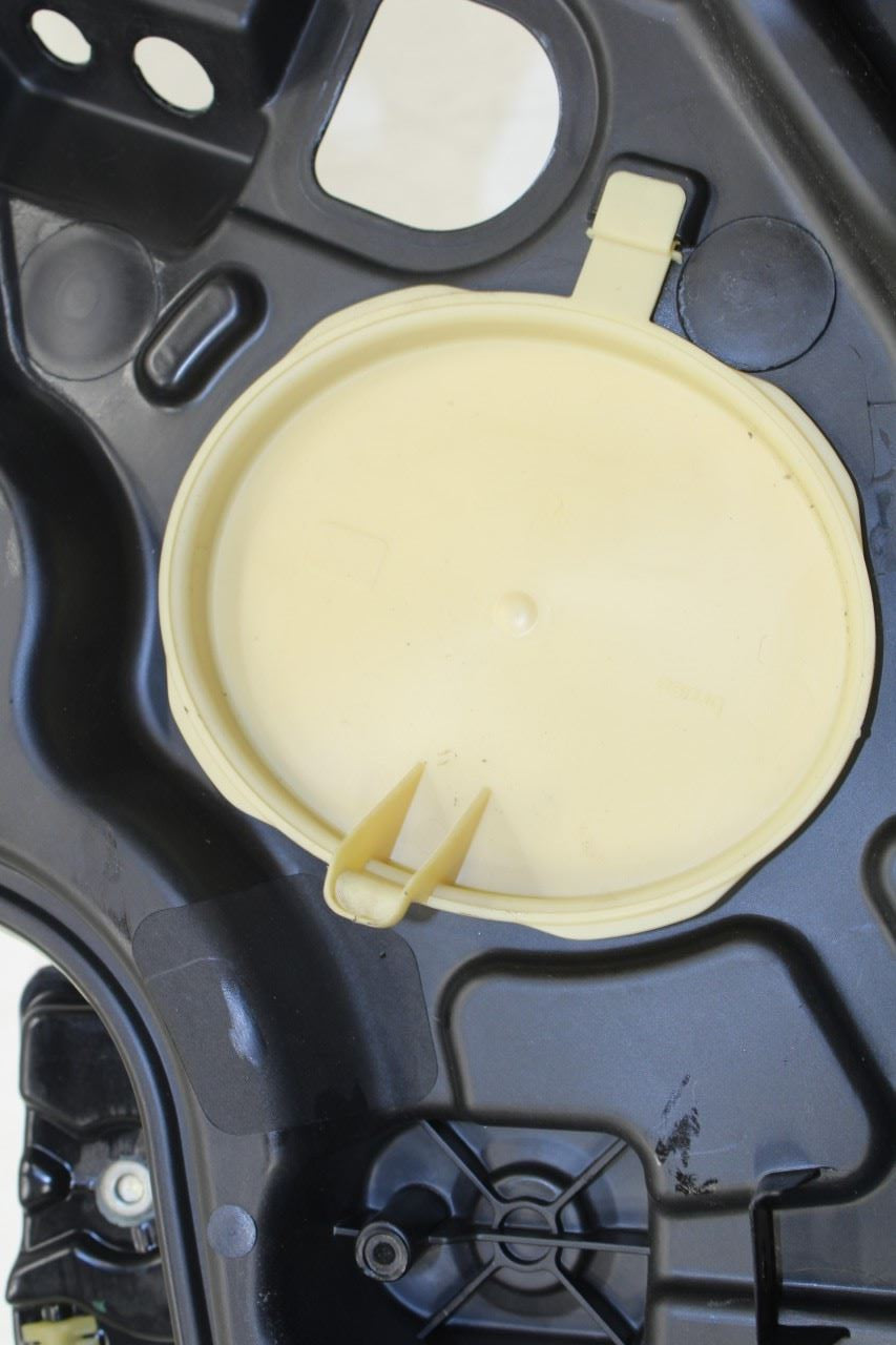 14-23 Jeep Cherokee 75th Anniversary Rear Right Door Window Regulator w/ Carrier - Alshned Auto Parts