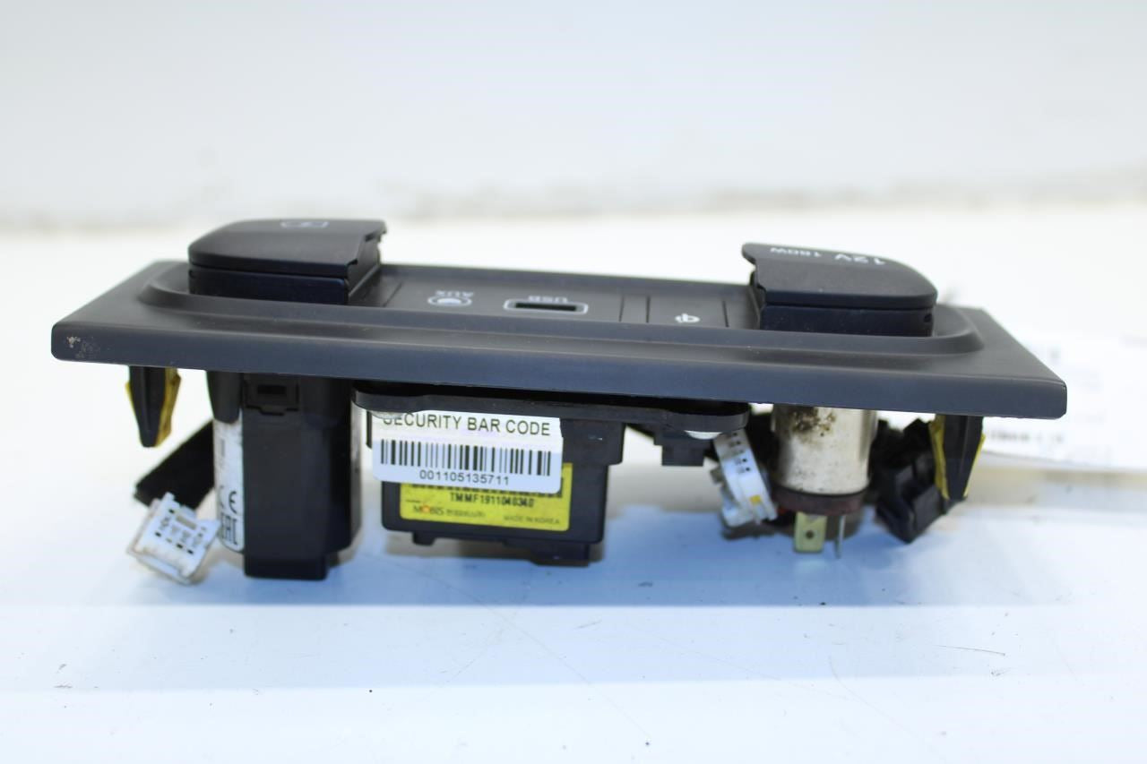 19-20 Hyundai Santa Fe Center Console Tray w/ USB Port and Outlet 84630-S2000-4X - Alshned Auto Parts