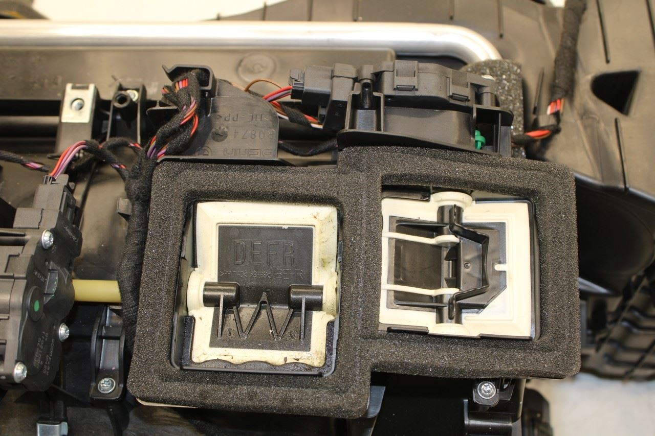 2010-2015 BMW 750Li xDrive HVAC Heater Evaporator Housing Box 9197019 OEM - Alshned Auto Parts