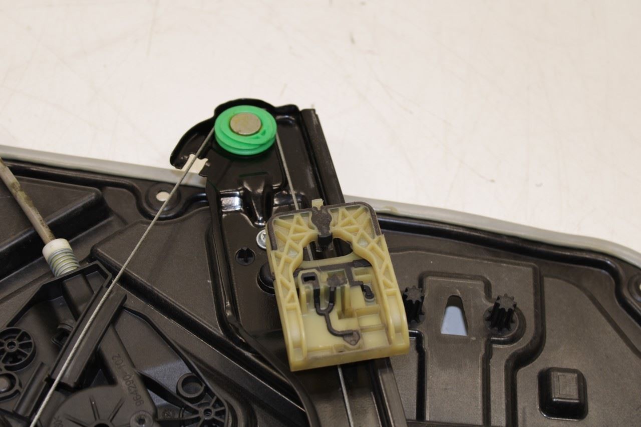 2015-18 Volvo S60 T5 Premier Front Right Door Window Regulator w/ Carrier Plate - Alshned Auto Parts