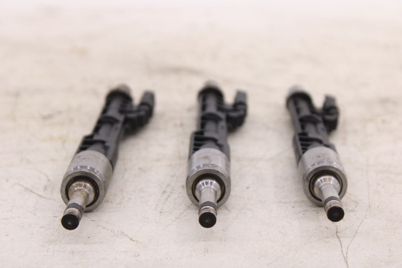 2013-2015 BMW 750i xDrive 4.4L Twin Turbo High Pressure Fuel Injector Set of 811