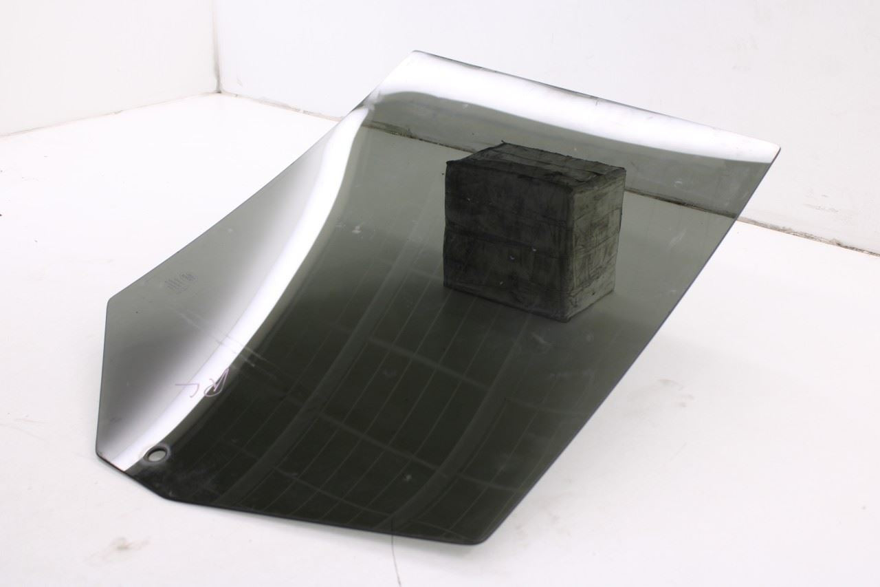 2010-12 Land Rover Range Rover HSE Rear Left Door Window Movable Glass CVB0001318