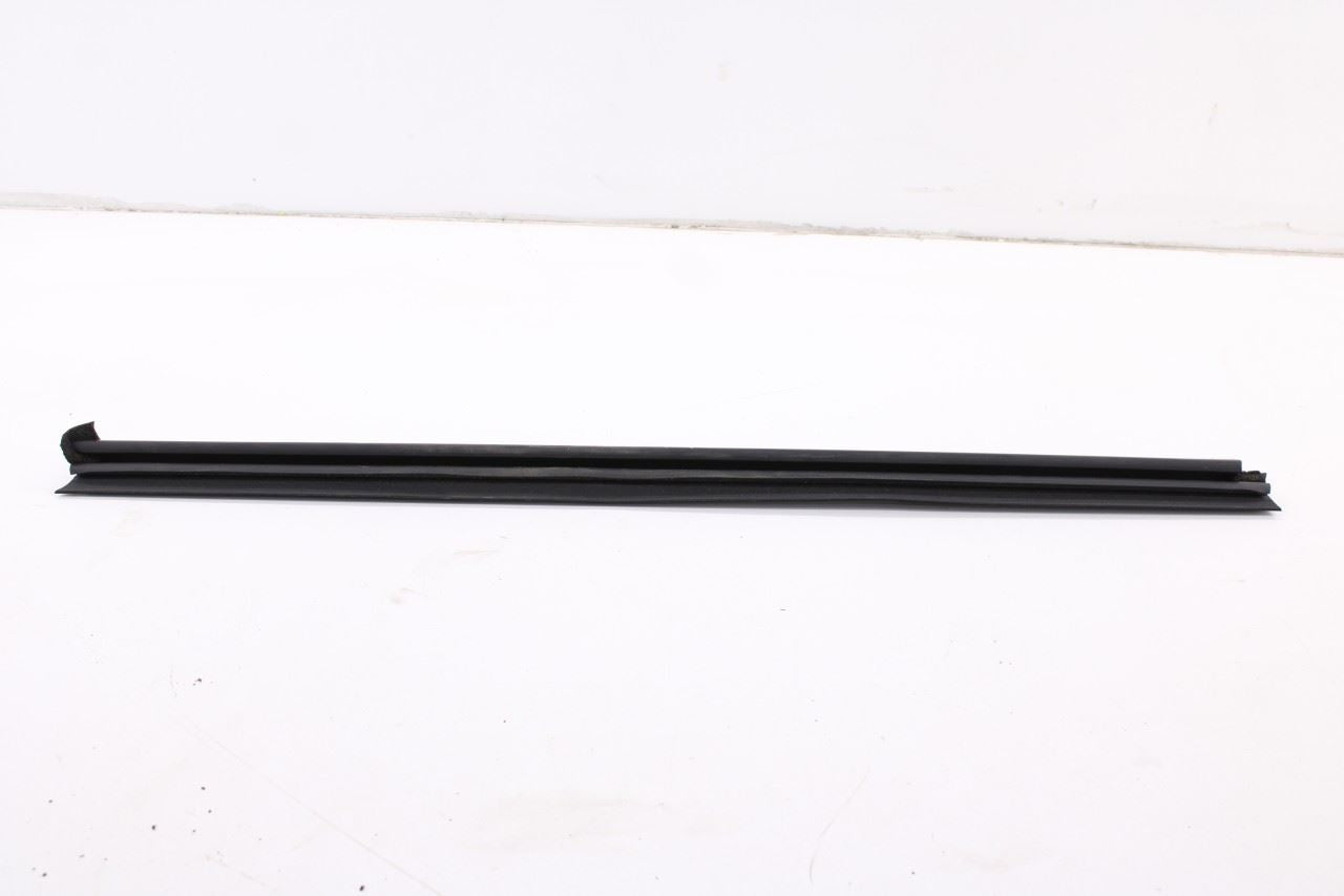 2014-2020 Infiniti QX60 Rear Right Door Run Channel w/ Belt Molding Weatherstrip3