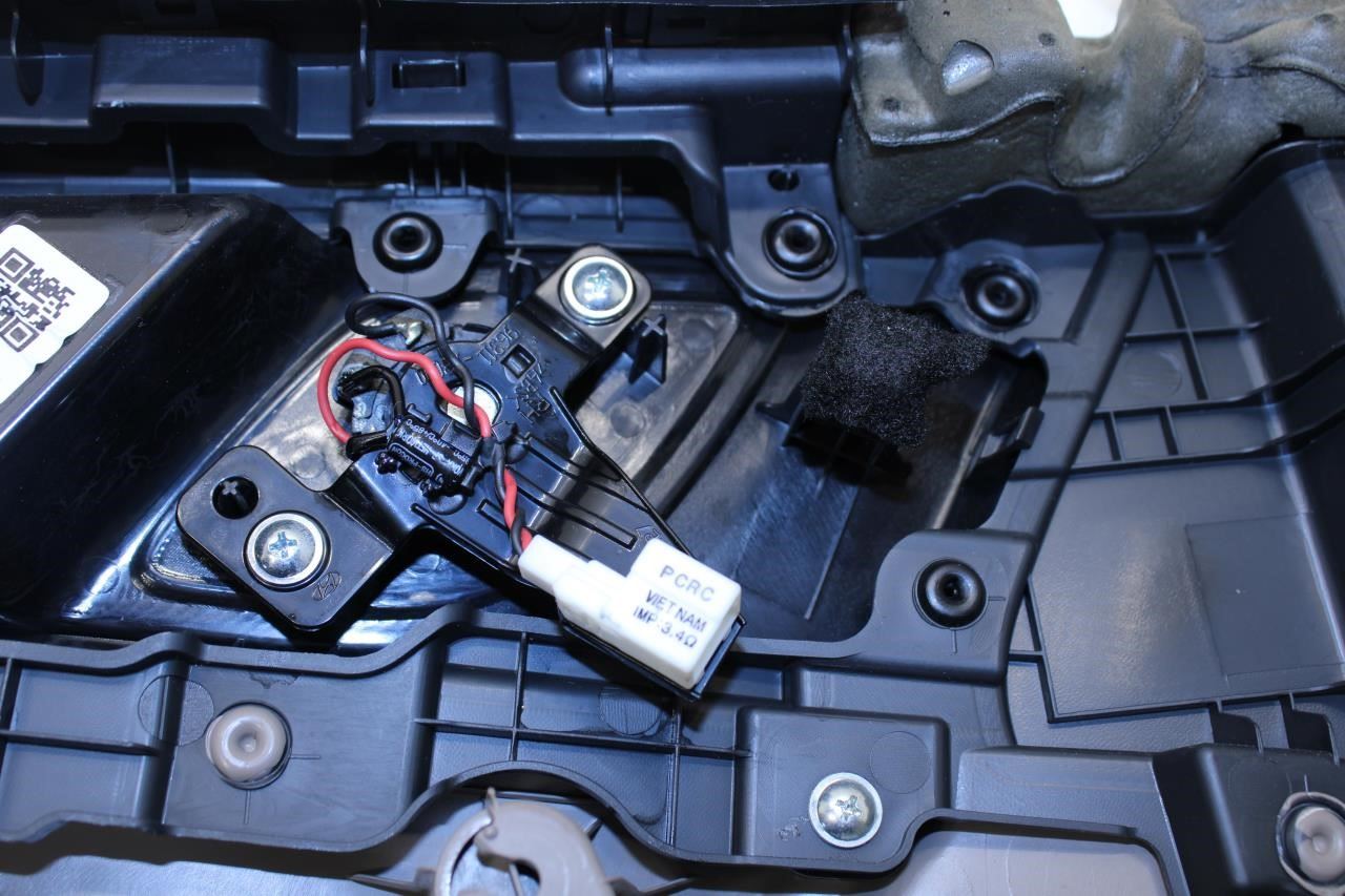 19-21 Hyundai Tucson Value Front Right Passenger Door Trim Panel 82302-D3210-UUE - Alshned Auto Parts
