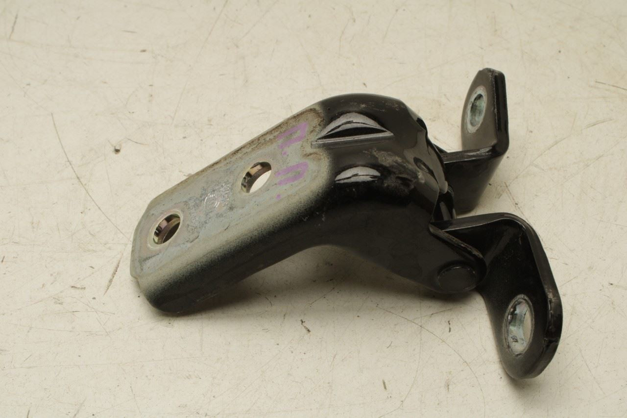 2023-25 Kia Sportage Hybrid EX Front Right Side Door Hinge Upper and Lower Pair - Alshned Auto Parts