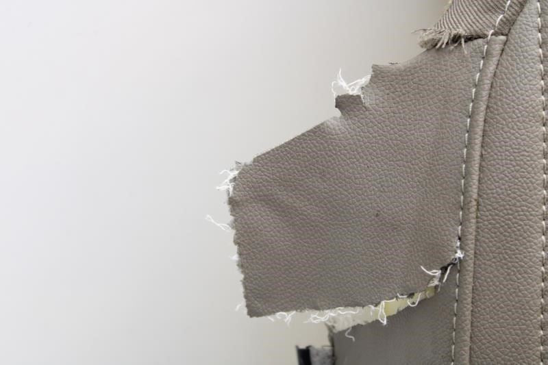 2016-2020 GMC Canyon Front Right Side Seat Lower Cushion 84657342 OEM *ReaD* - Alshned Auto Parts