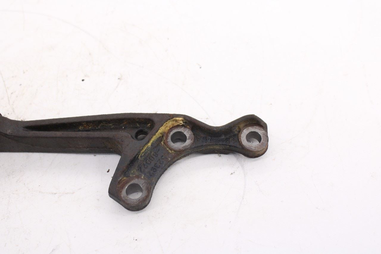 2005-23 Toyota Tacoma SR5 3.5L Front Left Side Axle Differential Support Bracket7