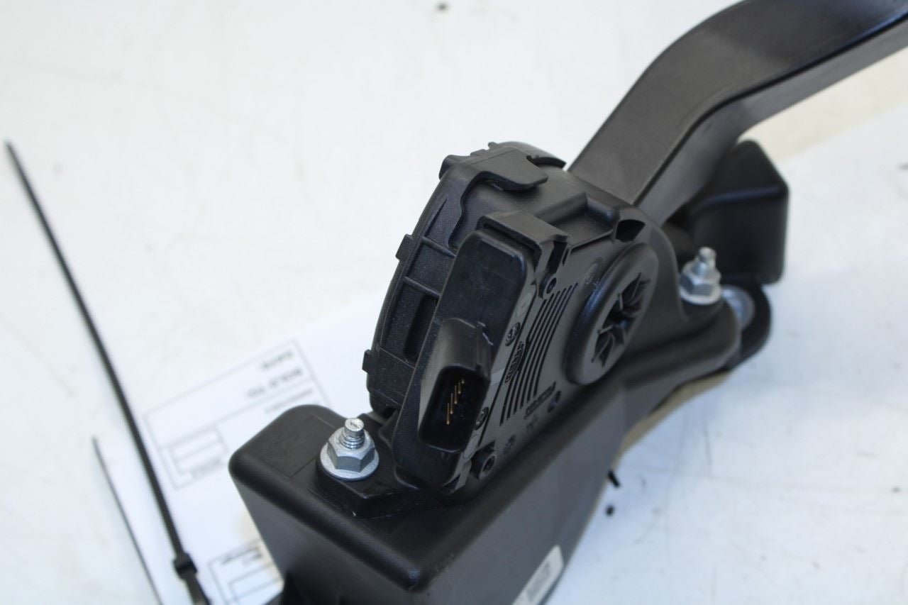 2017-21 Maserati Ghibli 3.0L Accelerator Throttle Gas Pedal Sensor 670034345 OEM - Alshned Auto Parts